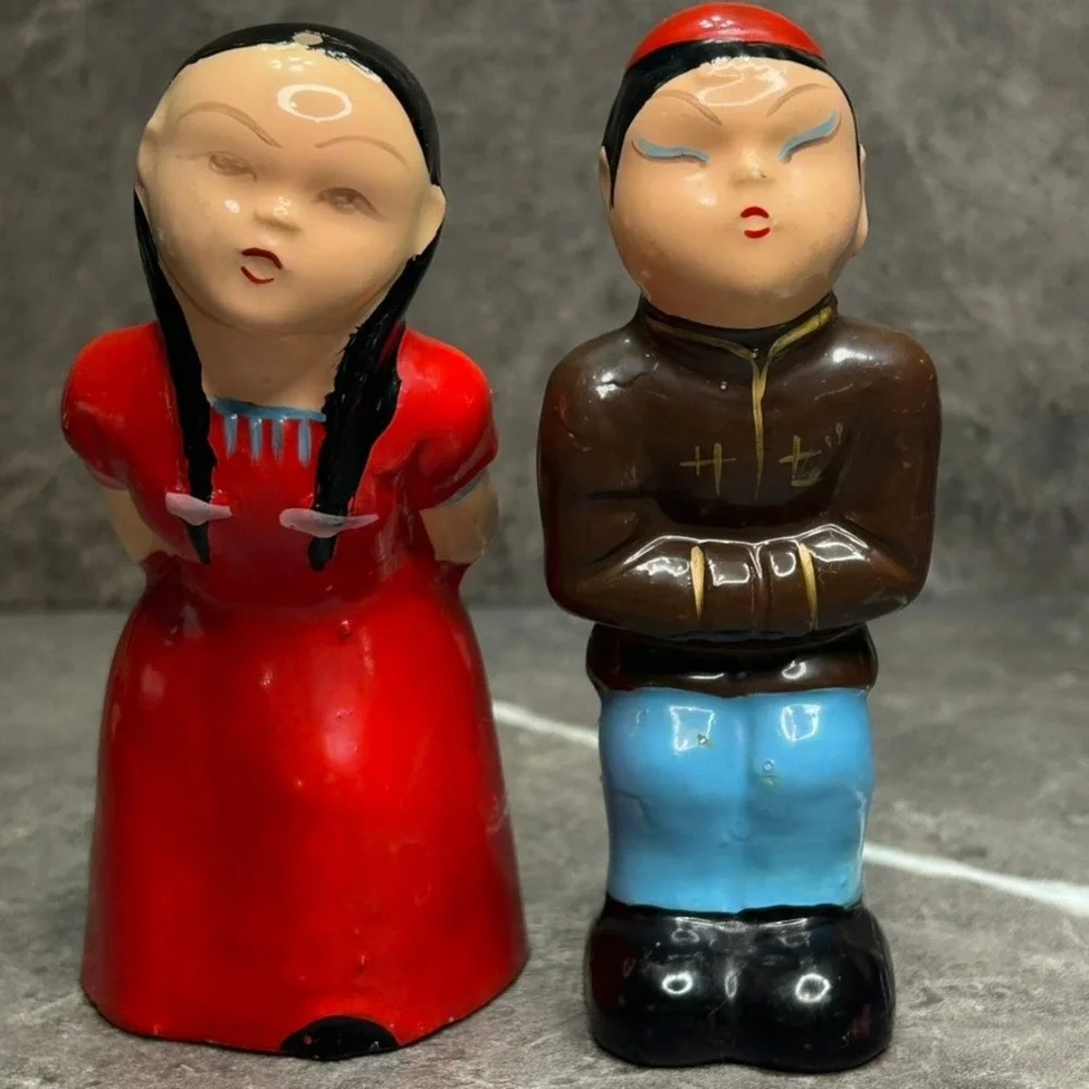 Vintage Kissing Couple Salt and Pepper Shakers Set Japan Ceramic Asian Novelty